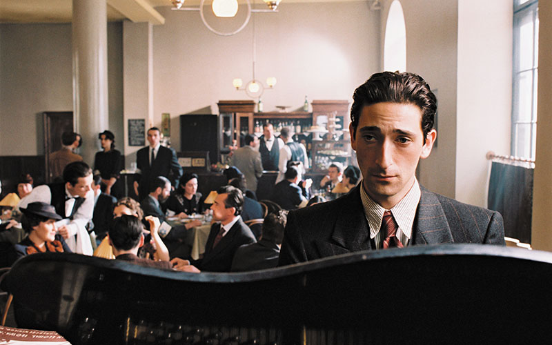 كيف واجهت السينما الحرب بالموسيقى في The Legend of 1900 و The Pianist؟