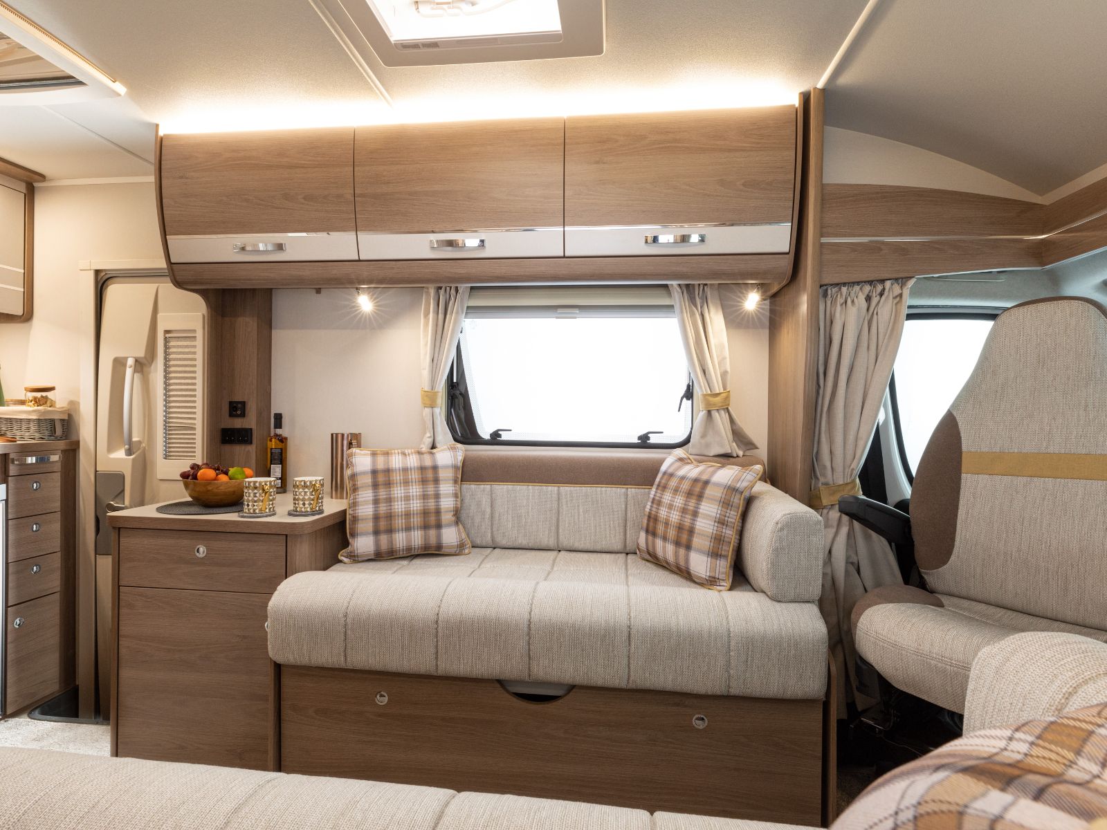 Compass Motorhome Dimensions (Updated for 2021) Folding Camper World