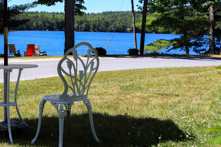 New Hampshire Single Excursions and Getaways Follansbee Inn, B&B on