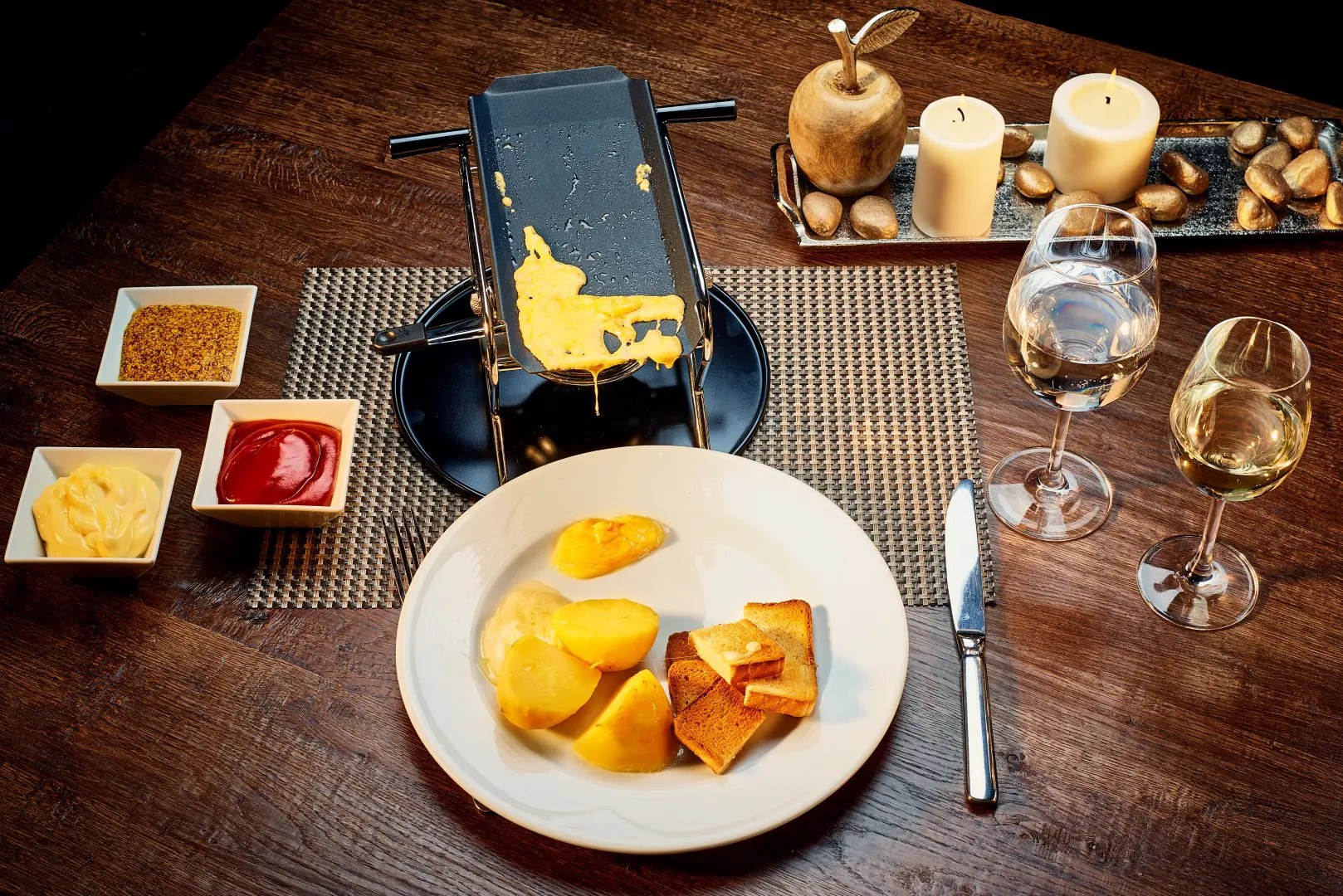 How Fondue has a traditional Swiss dish Restaurant Fondue