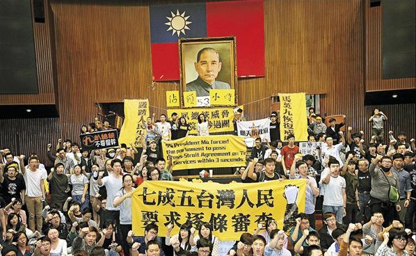 社評》違法沒事、執法判賠，太陽花帶給民主的傷害與省思