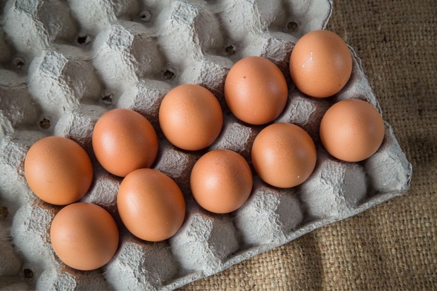 What Do Raw Eggs Taste Like ? Here's What We Found Out Foodiosity