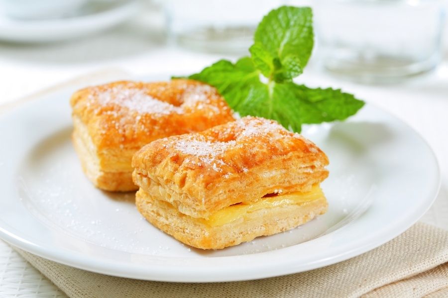 Do You Blind Bake Puff Pastry ? Here's What To Know Foodiosity