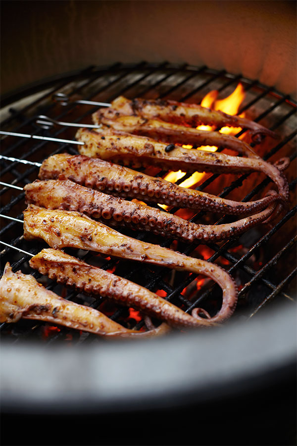 Make octopus skewers with black bean sauce and potato salad Foodism