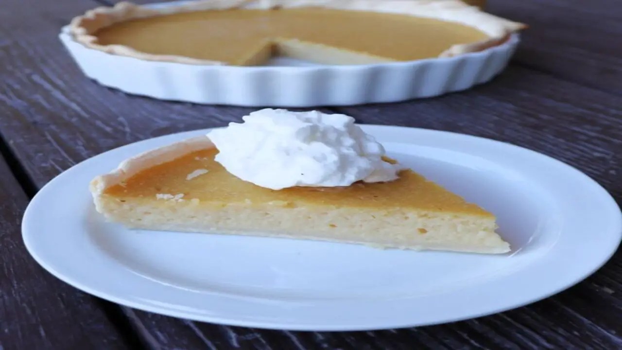 Serving Suggestions And Accompaniments For Applesauce Pie