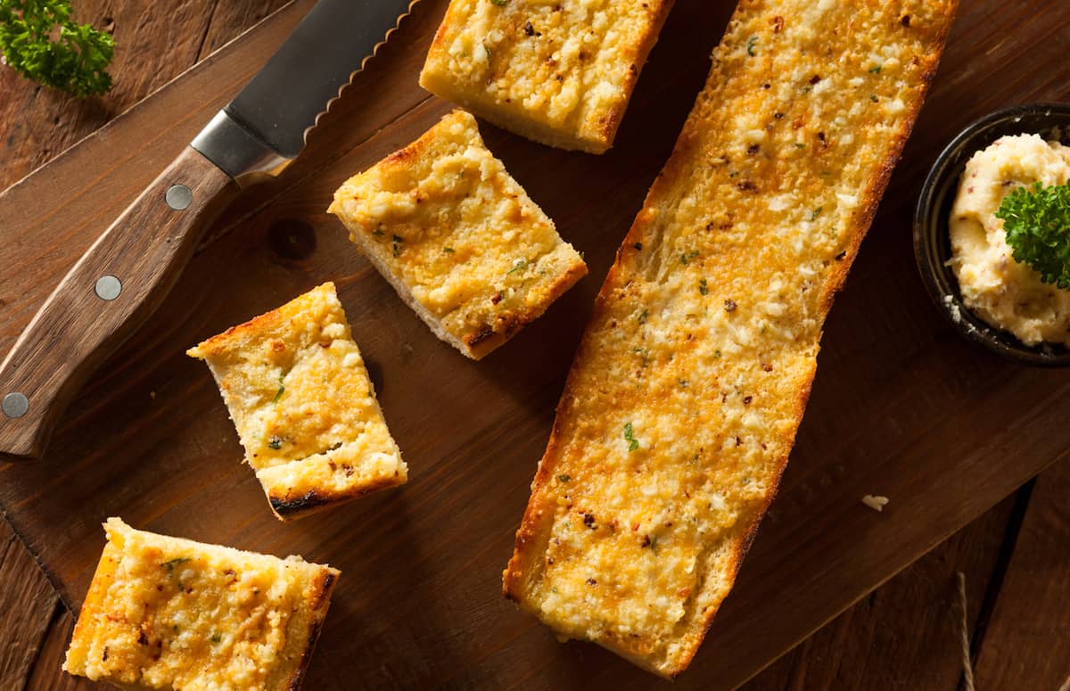 How To Reheat Garlic Bread The Best Way Foods Guy