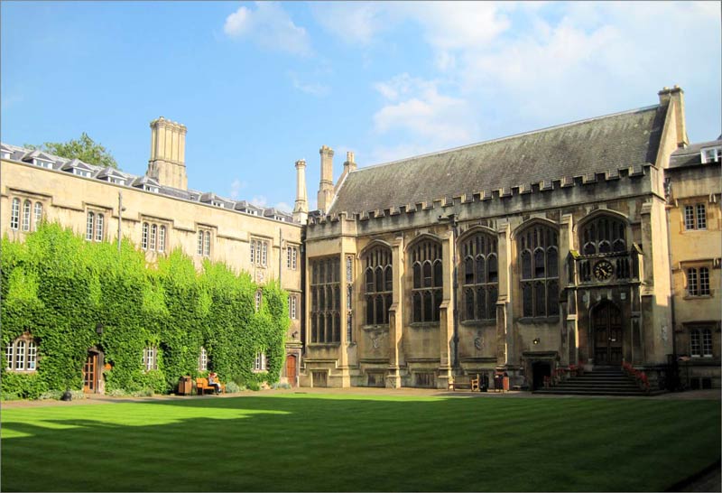 Best Colleges to visit at Oxford Footprints Tours