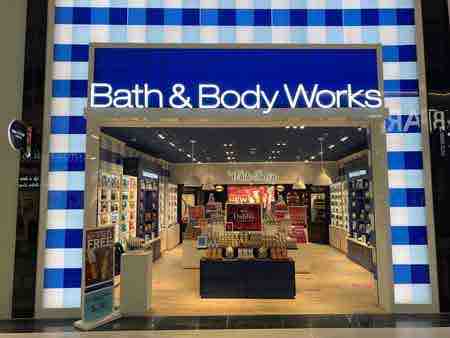Dress Code for Bath and Body Works Employees | Footted