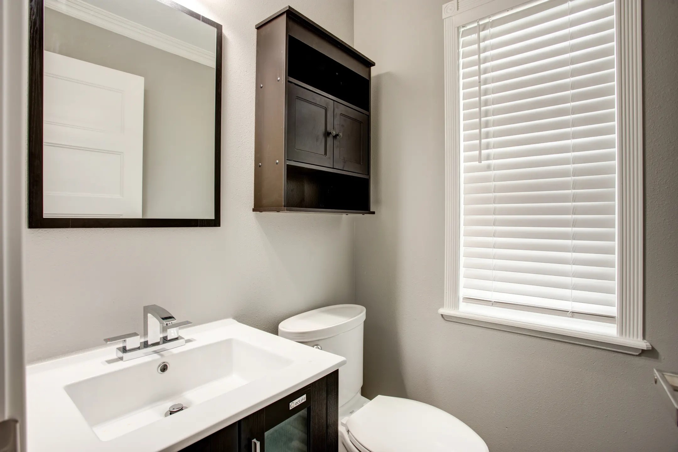 Forest Park Townhomes Springfield, MO Newly Remodeled Apartments for