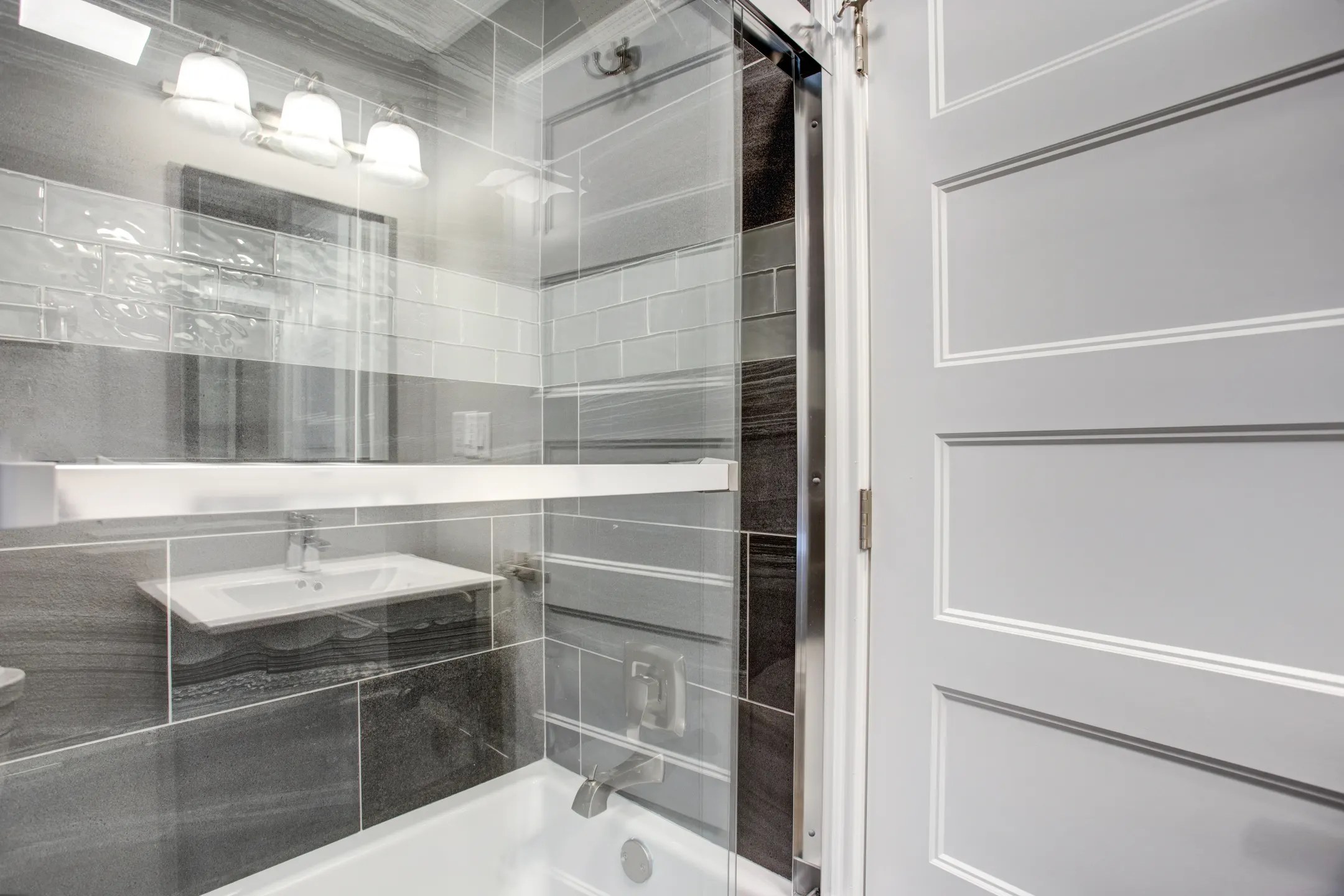 Forest Park Townhomes Springfield, MO Newly Remodeled Apartments for