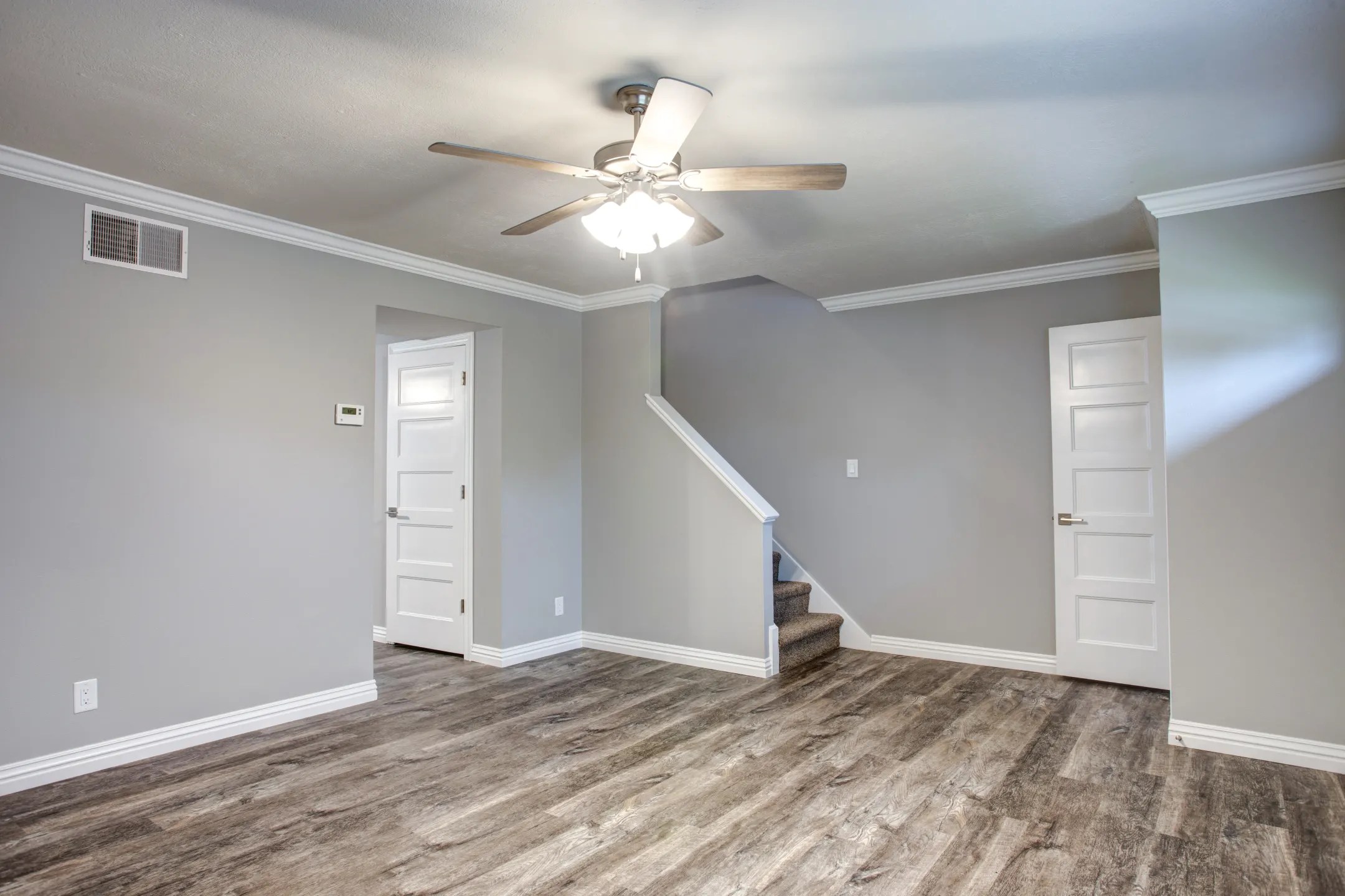 Forest Park Townhomes Springfield, MO Newly Remodeled Apartments for Rent. Perfect for College