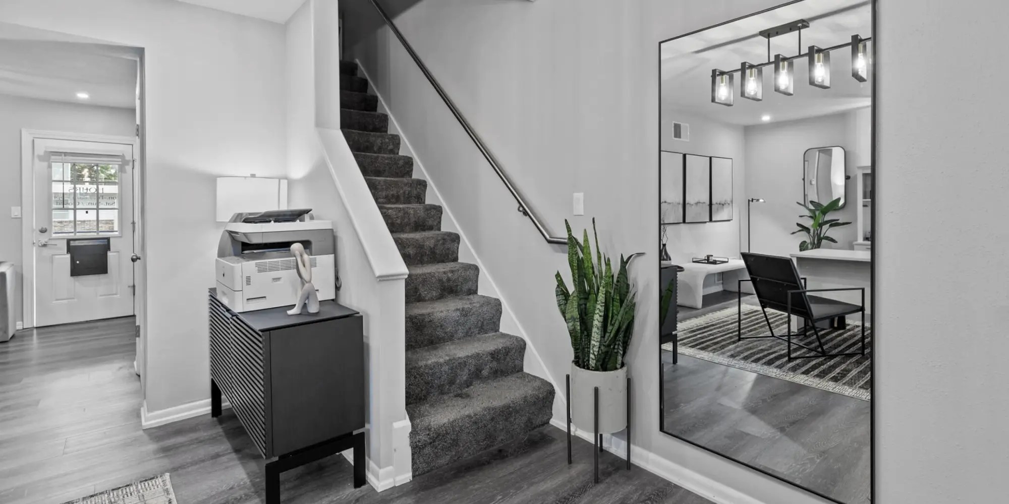 Forest Park Townhomes Springfield, MO Newly Remodeled Apartments for Rent. Perfect for College