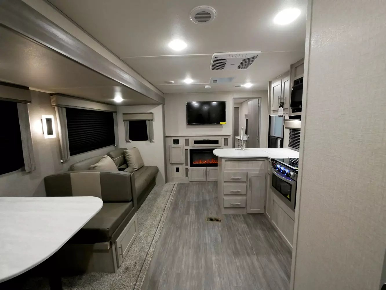 Aurora 34BHTS (2 Queen Beds) Forest River RV