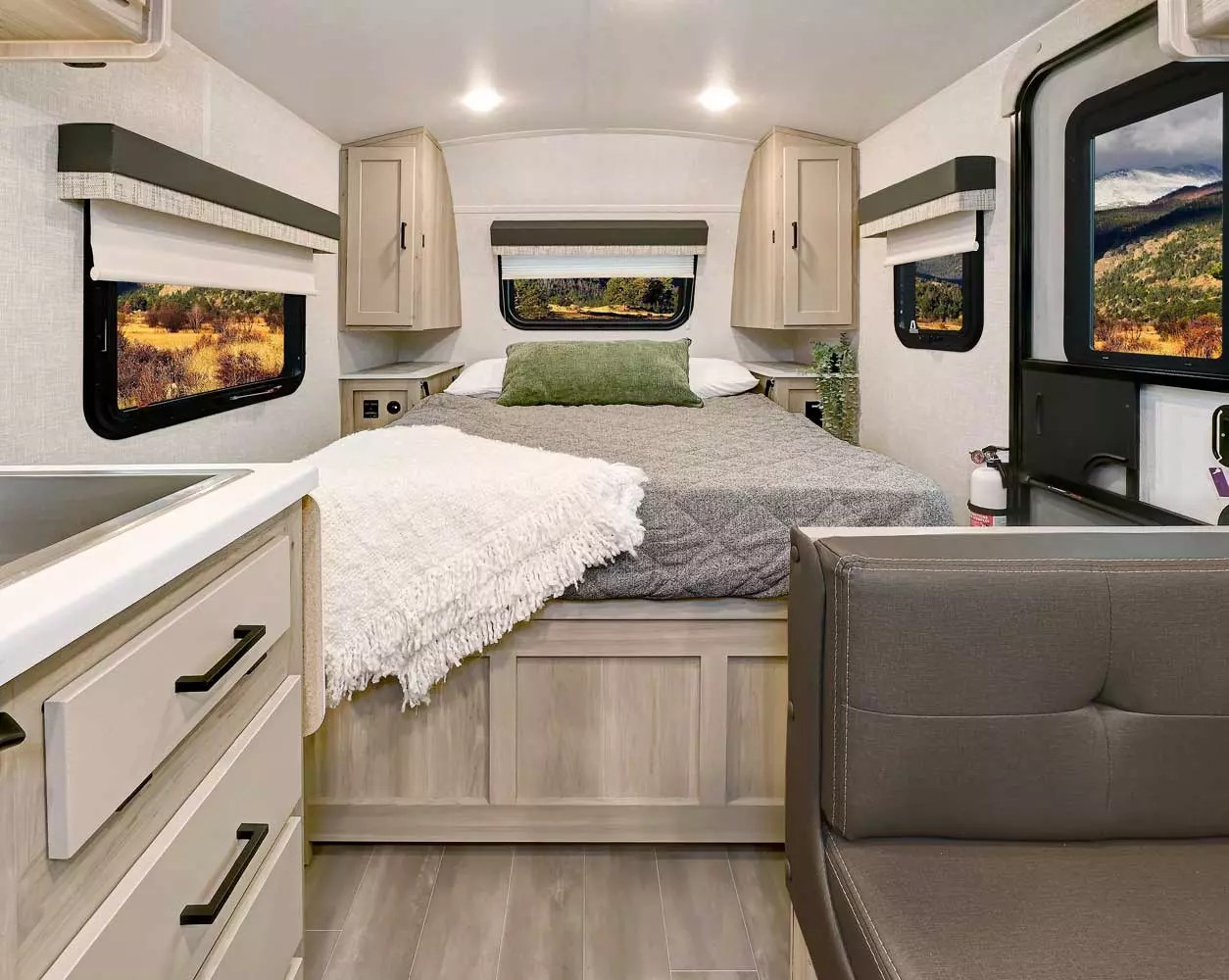 Flagstaff EPro E19FD Forest River RV