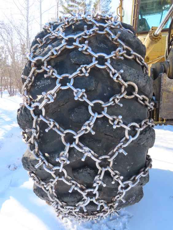 35.5x32 3/4" Double Diamond Studded Nord Tire Chains *SOLD* Minnesota