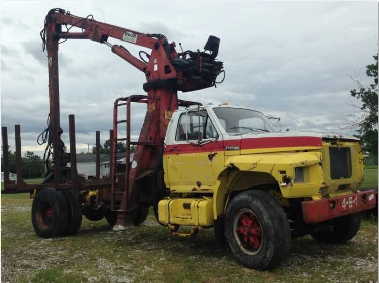 Hood 7000 Loader Mounted on a Ford Truck ***SOLD*** Minnesota