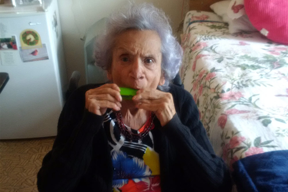 A New Way to Strengthen Your Lungs Harmonica » ForeverFitScience