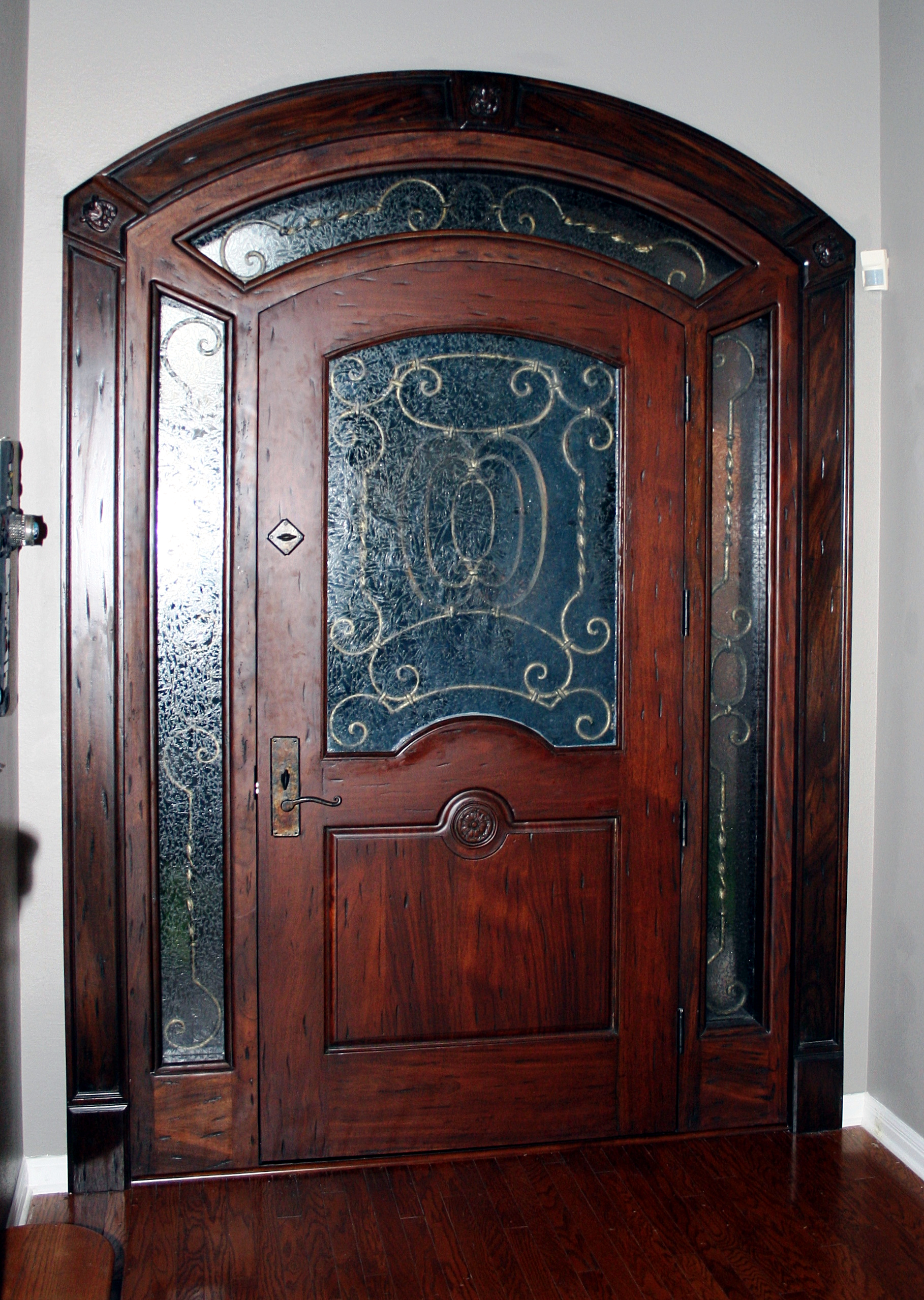 Sculpted Grand Entry Doors Oaks