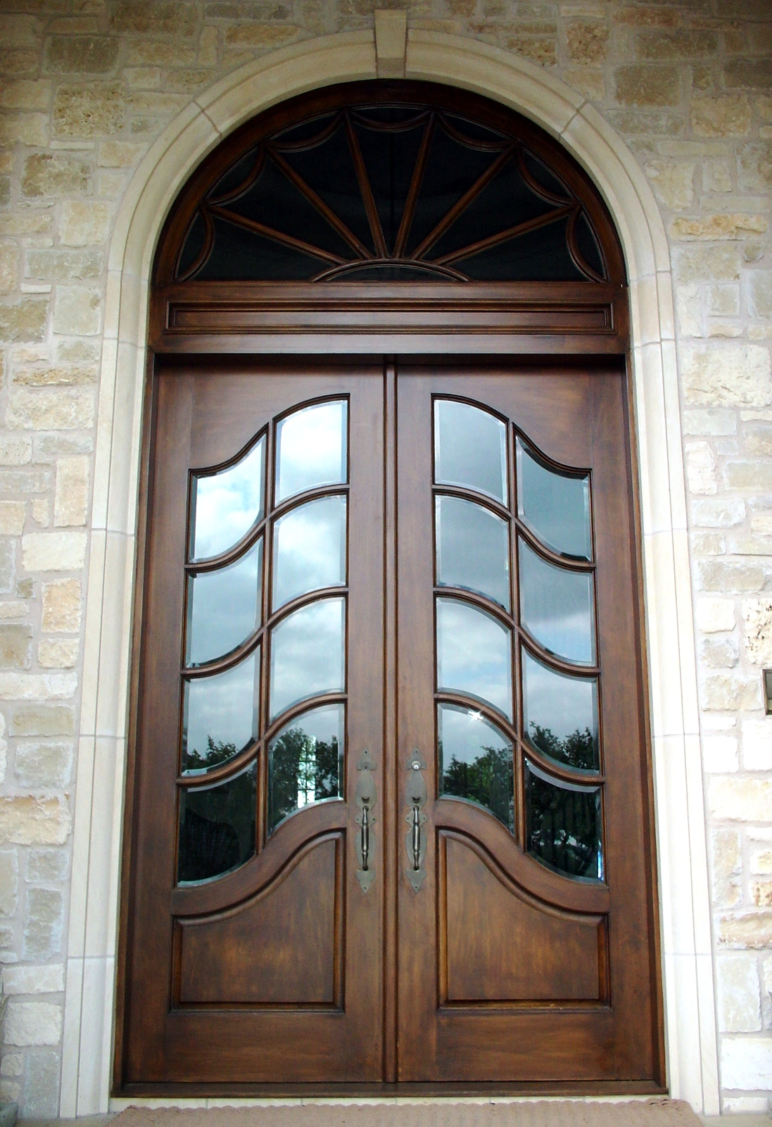 Sculpted Grand Entry Doors Oaks