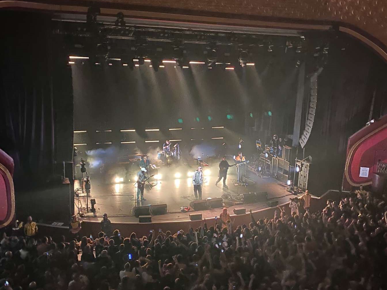 Live Review DMA's O2 Apollo Press