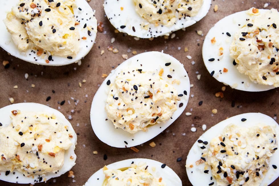Keto Deviled Eggs with Everything Bagel Seasoning