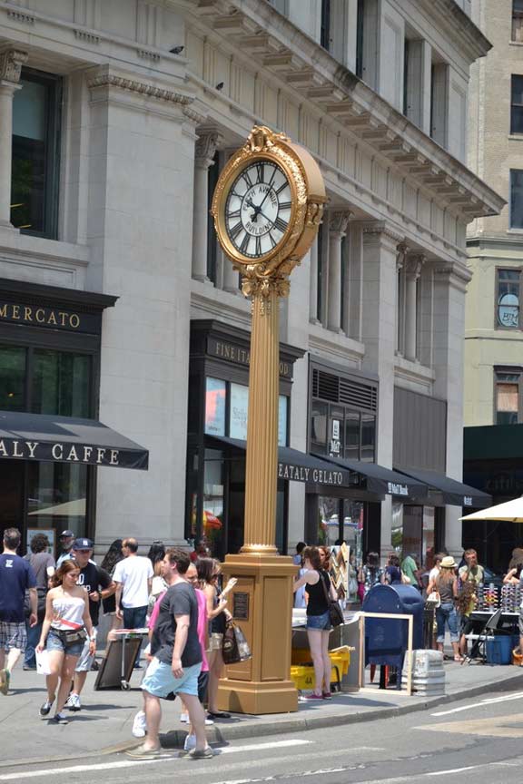 SIDEWALK CLOCK, Madison Square New York