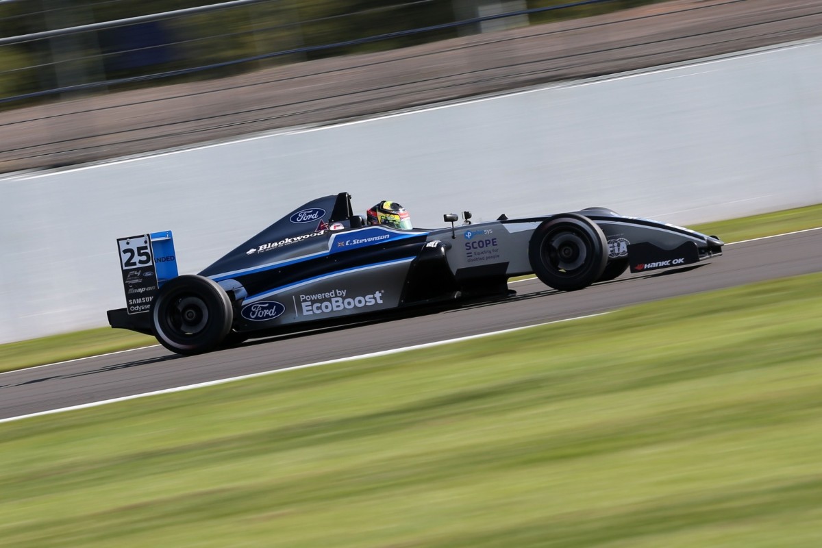 Casper Stevenson takes first singleseater win at Silverstone in F4