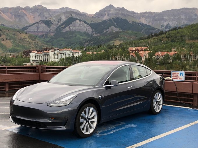 ¿Cuánto cuesta asegurar, en Estados Unidos, el Tesla Model 3
