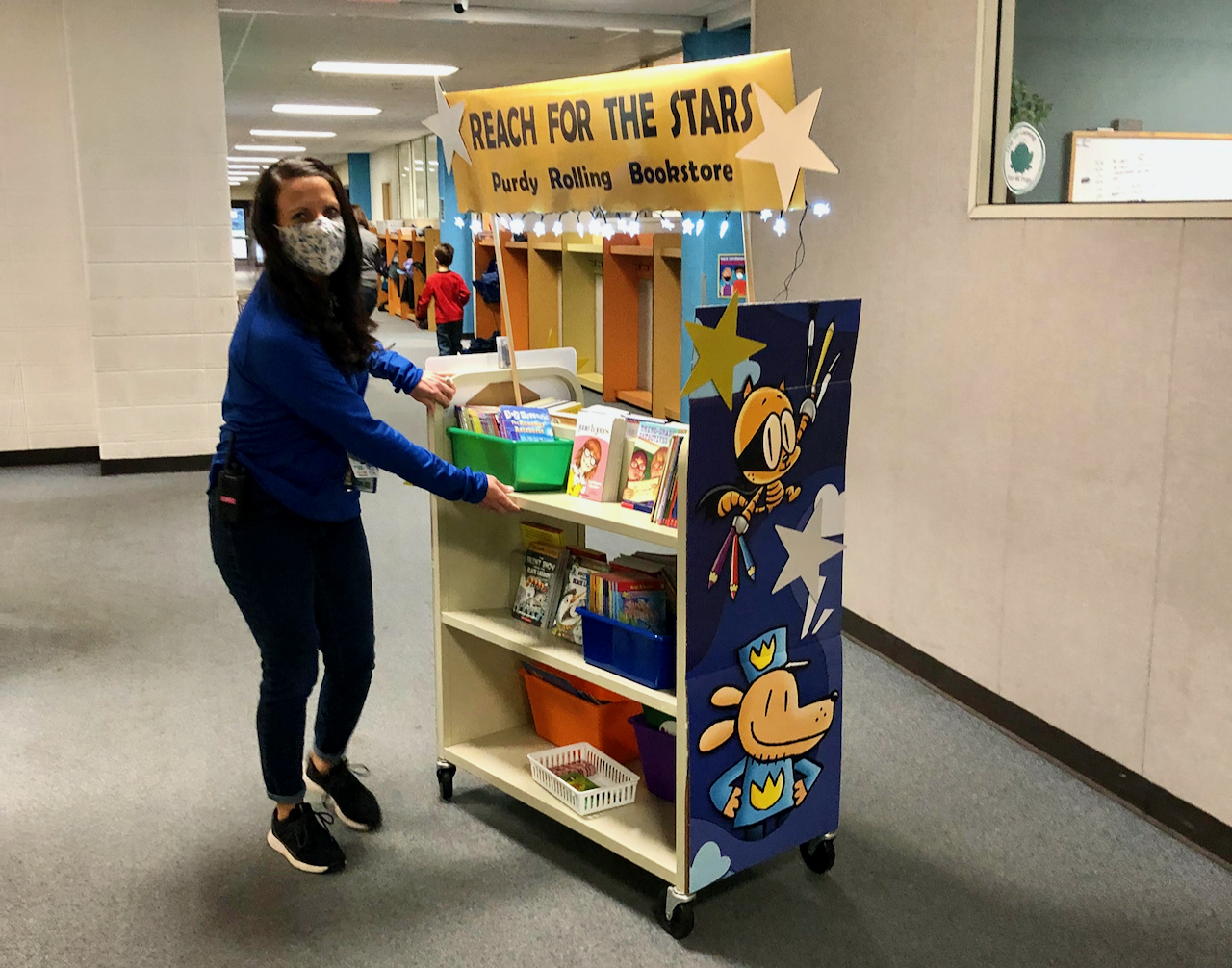 Rolling Bookstore comes to Purdy (Fort