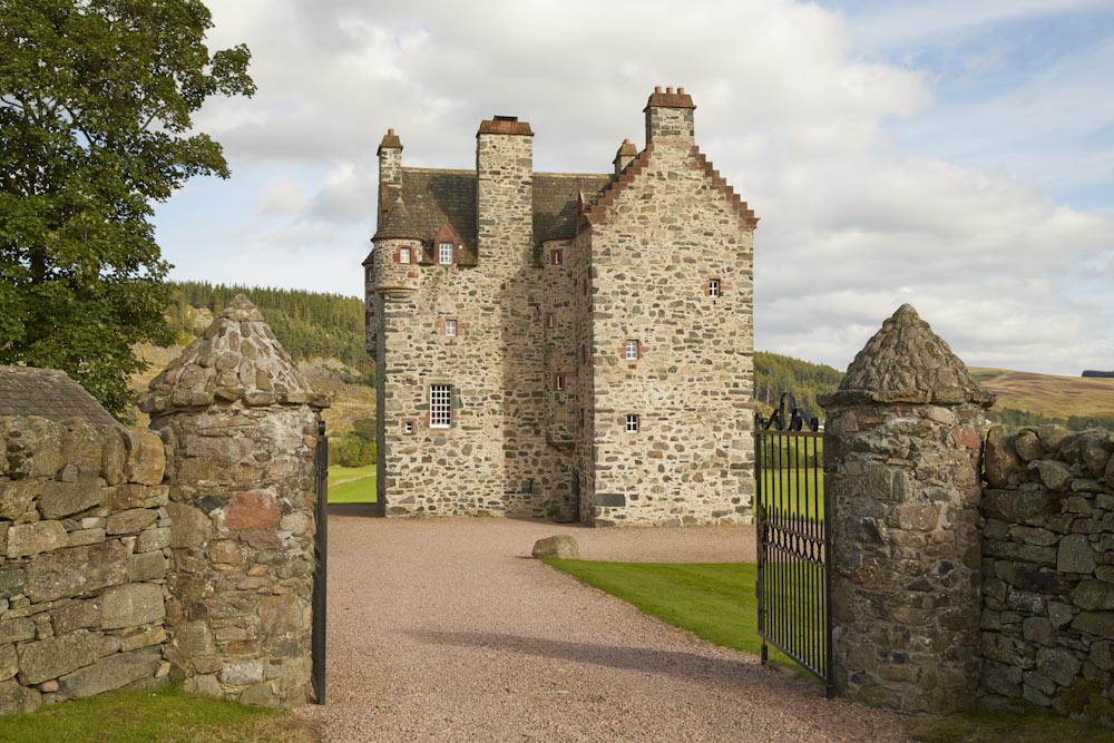Luxury Scottish Castle for hire Forter Castle