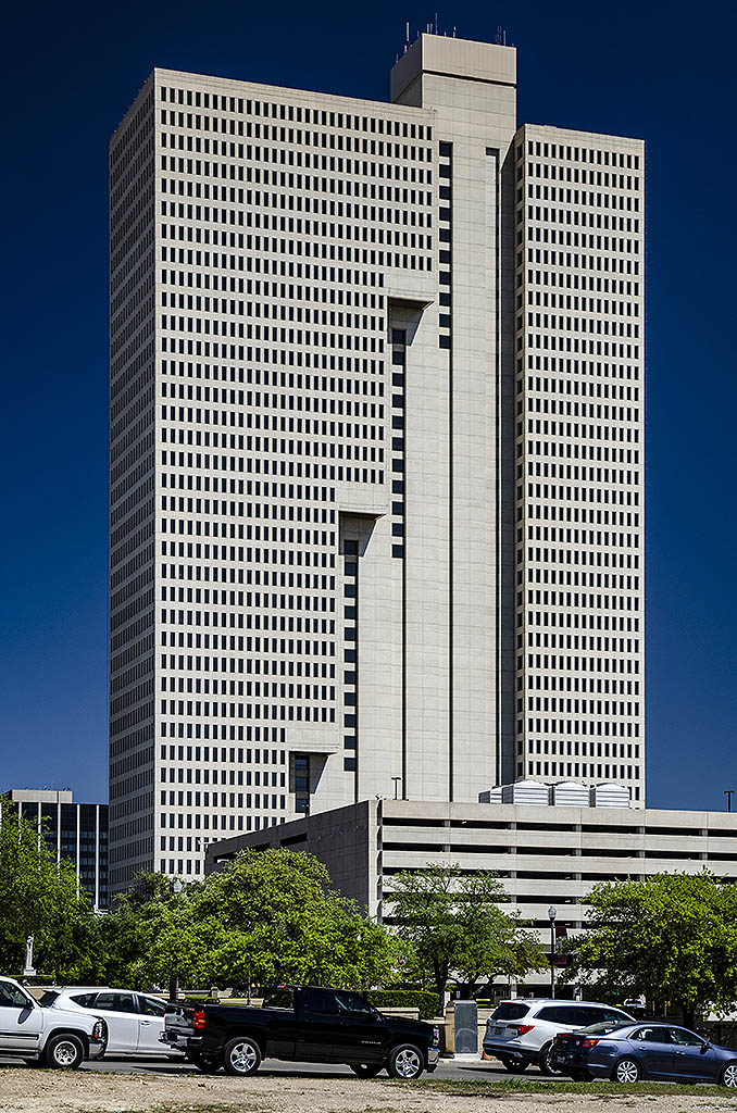 Plaza Architecture in Fort Worth