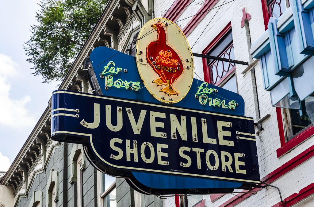 Red Goose Shoe Store Architecture in Fort Worth