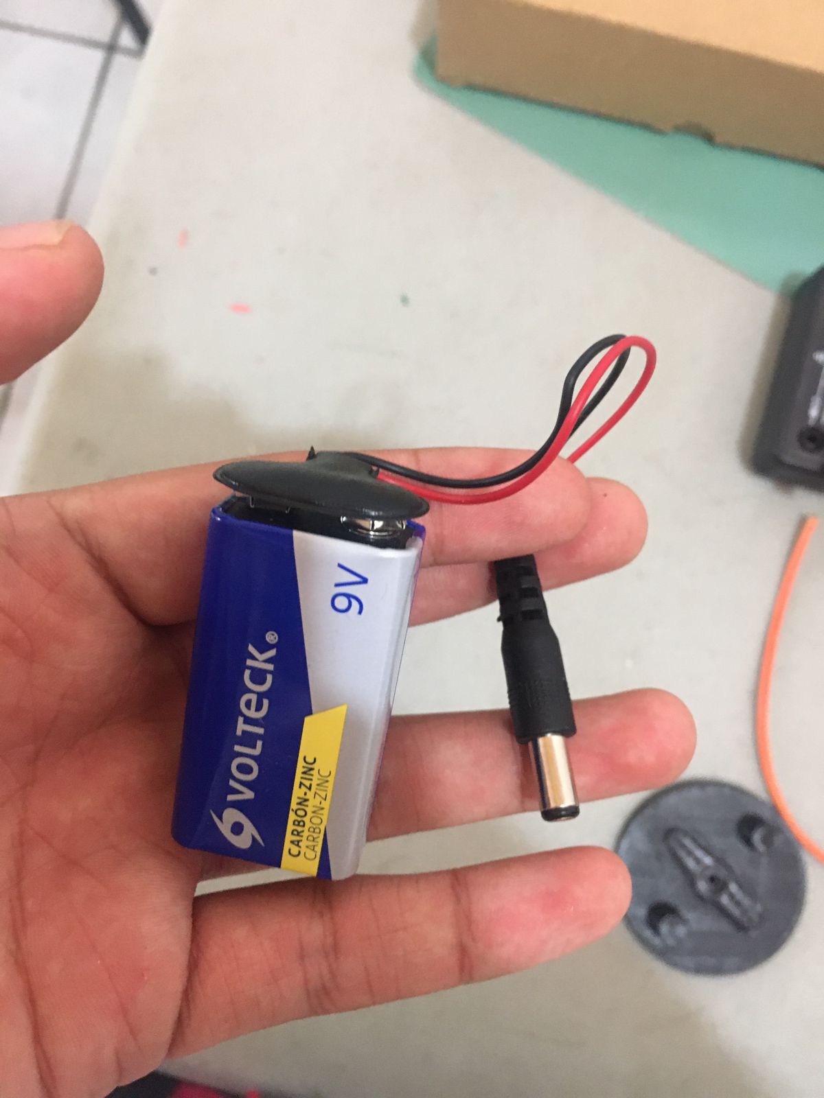 Problem using Arduino Mega with a 9v battery instead of usb Motors