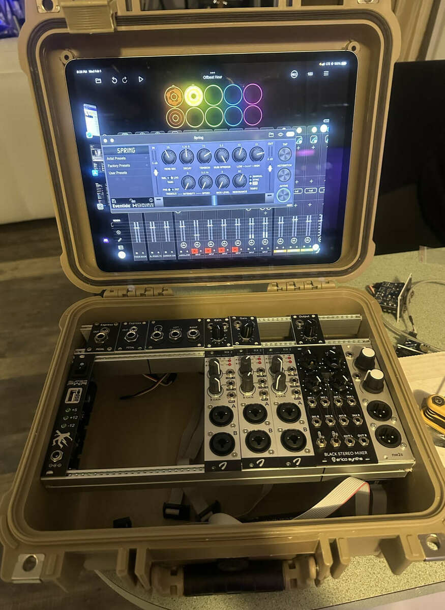 Does anyone here have a mobile allinone suitcase kind of setup with