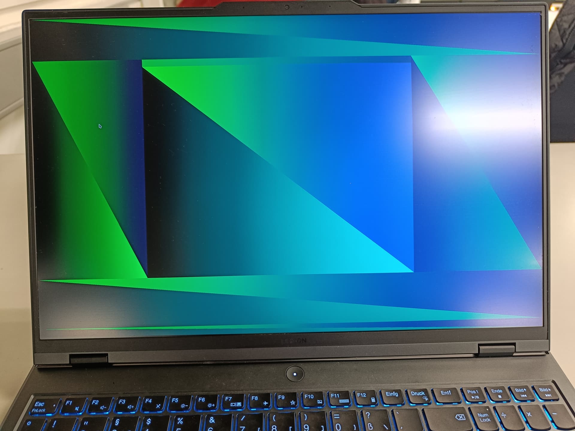 Weird graphical glitches in hybrid graphics (NVIDIA+AMD) laptop