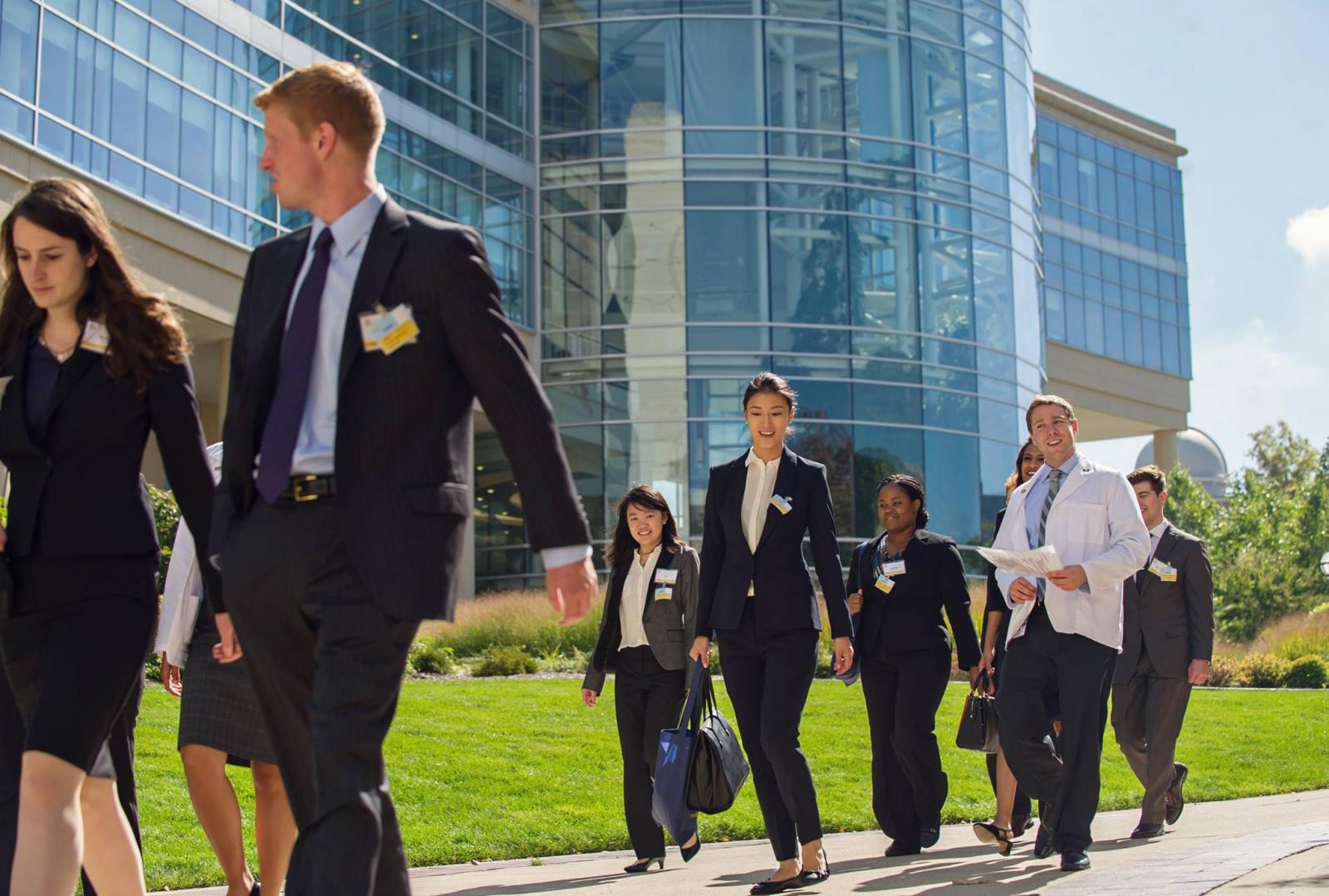 What Should Medical Students Wear? Faculty of Medicine