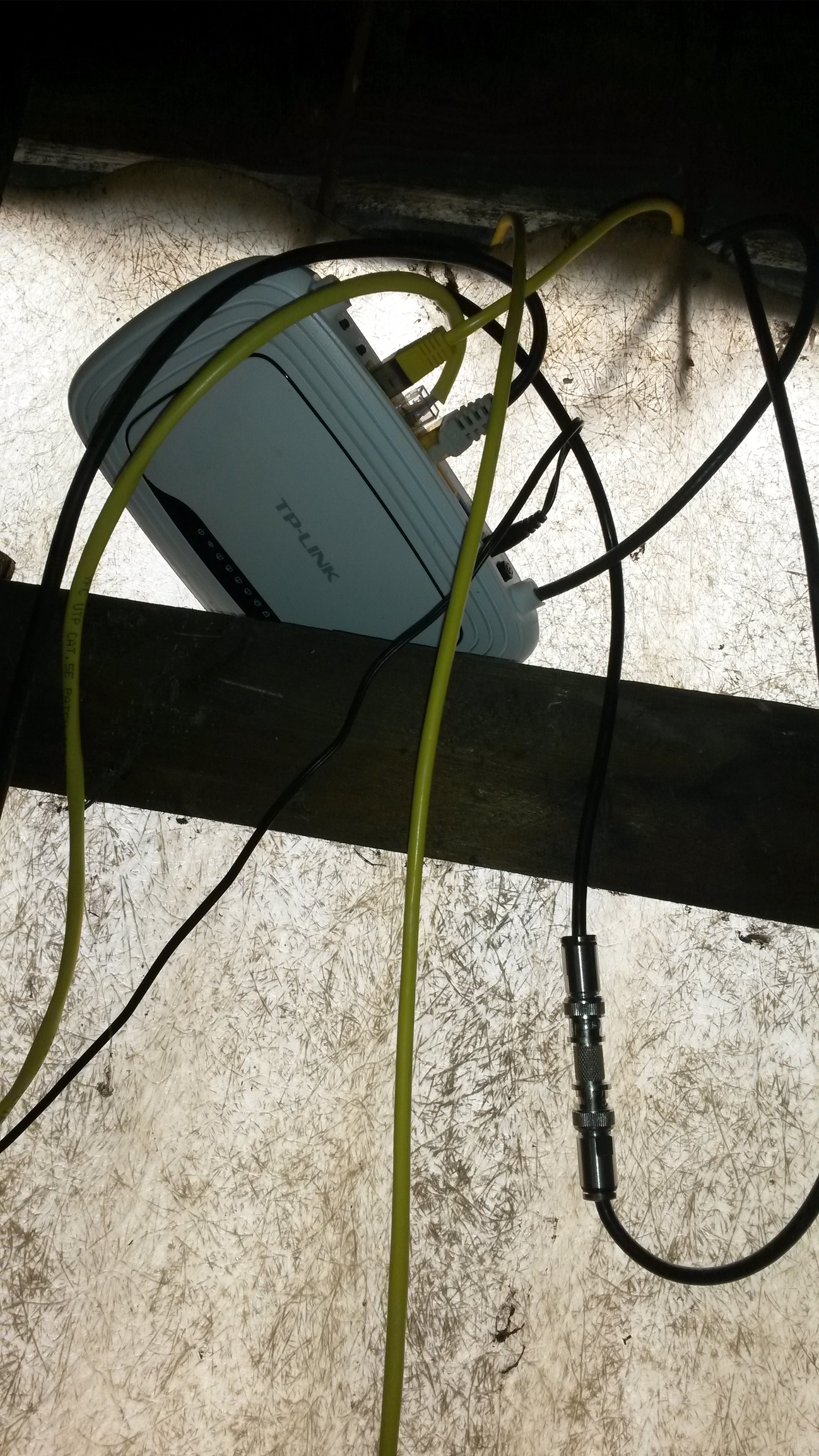 Vorstellung Projekt Freifunk mit Satellitenschüssel im Kleingarten via
