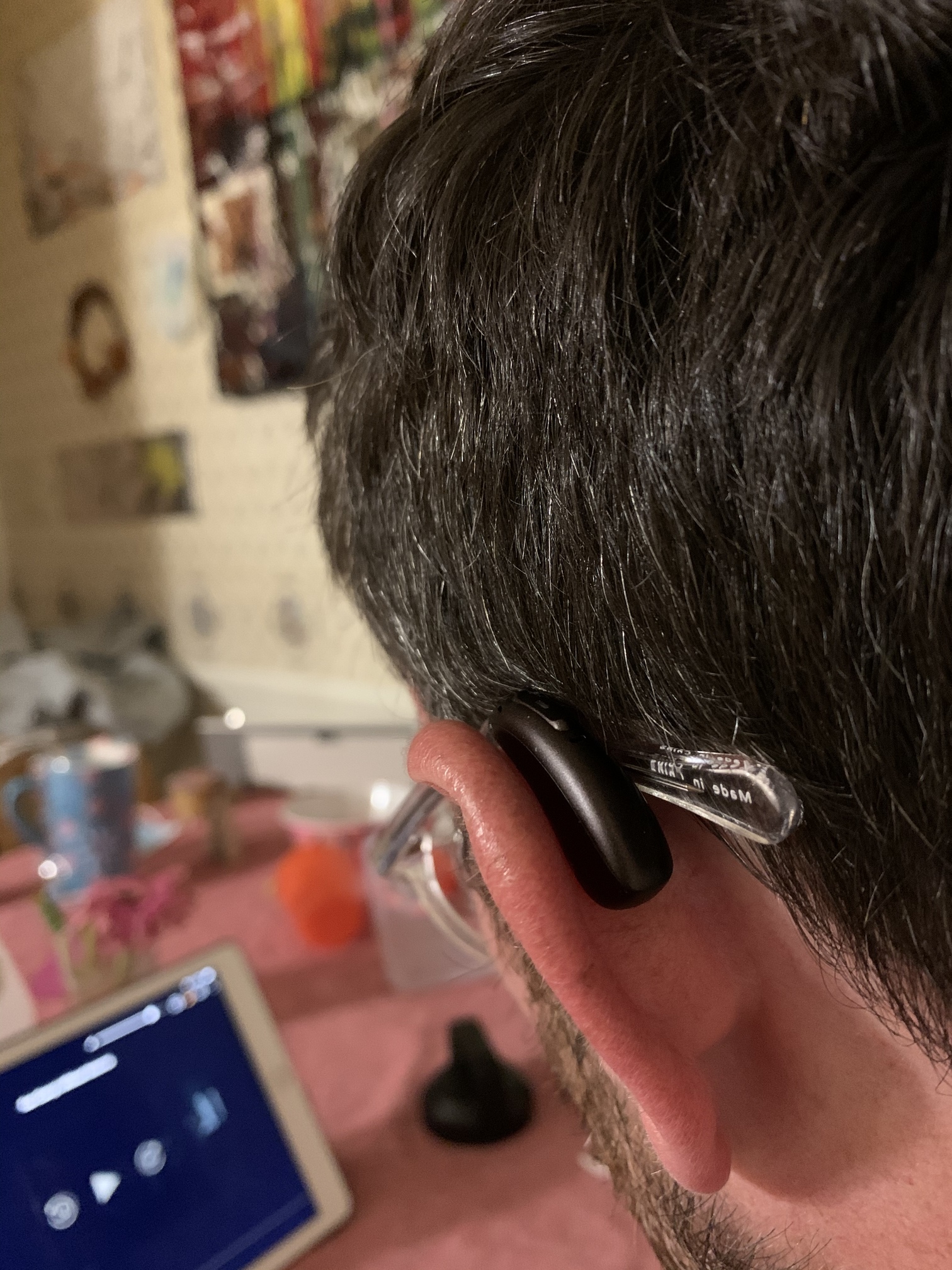 How to wear behindtheear hearing aids with eyeglasses? Hearing Aids