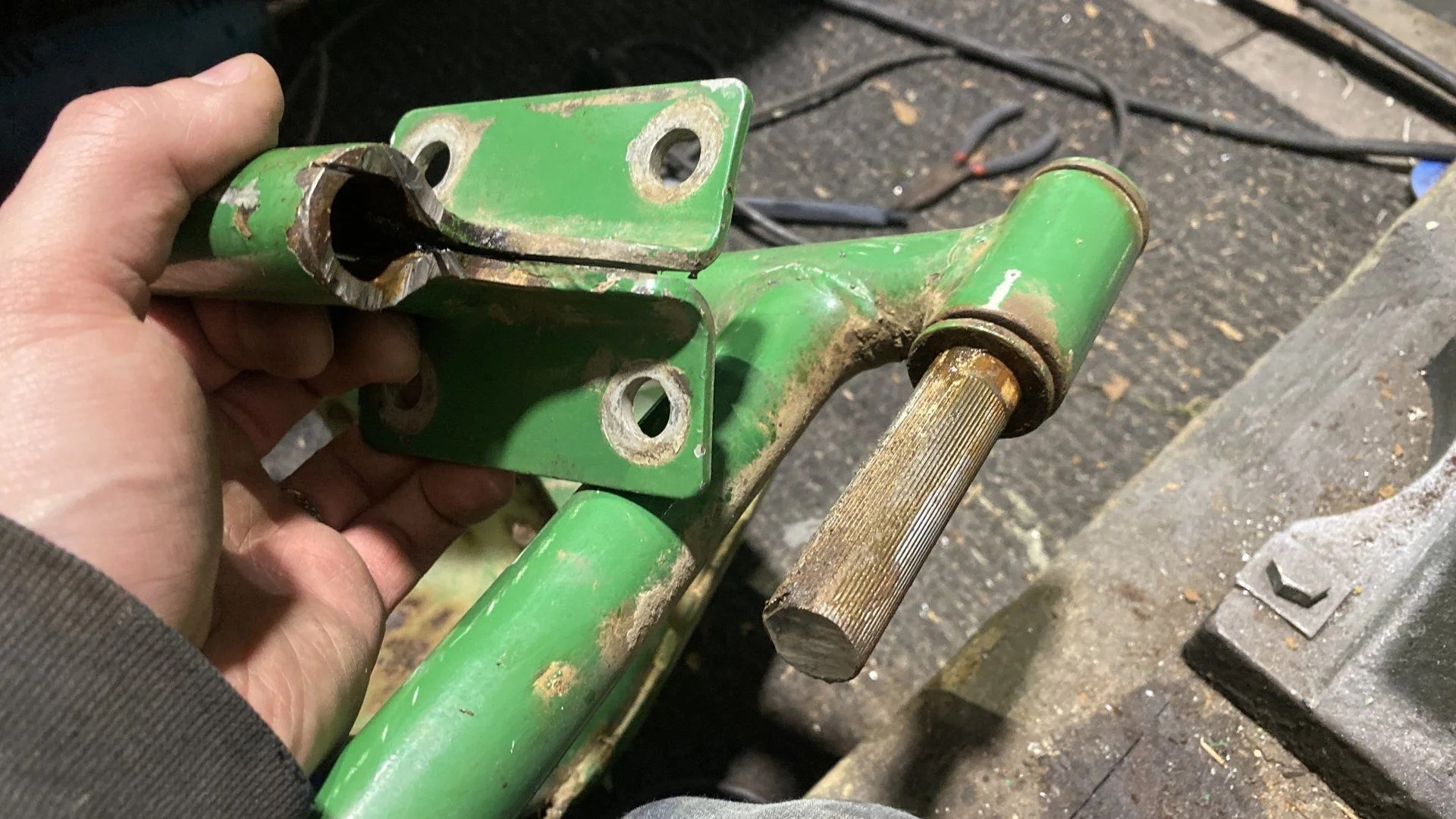 Hinge Pin Removal Spare Tire Carrier IH8MUD Forum