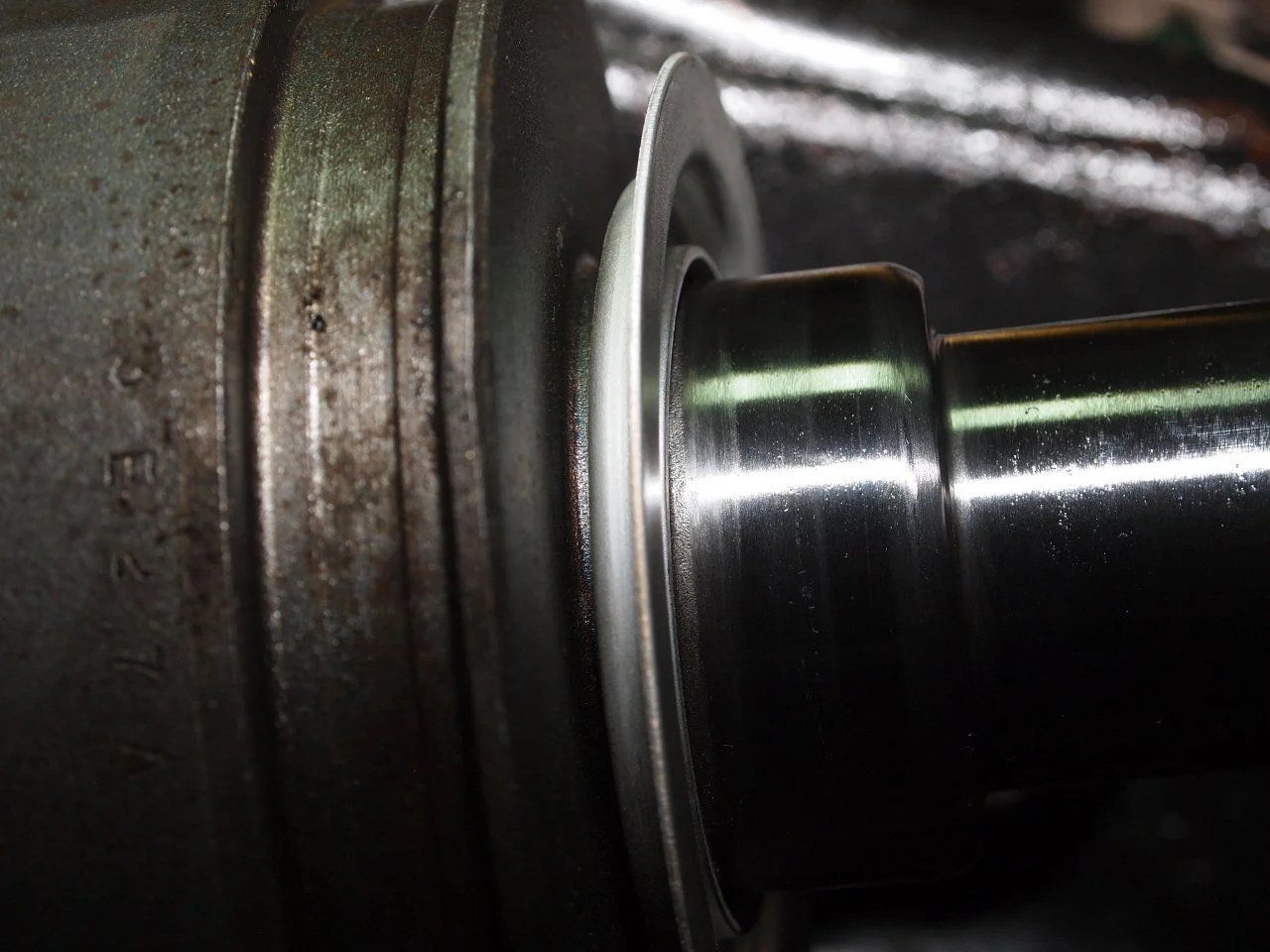 Front Drive Shaft / Differential leak; Oil Seal & dust cover