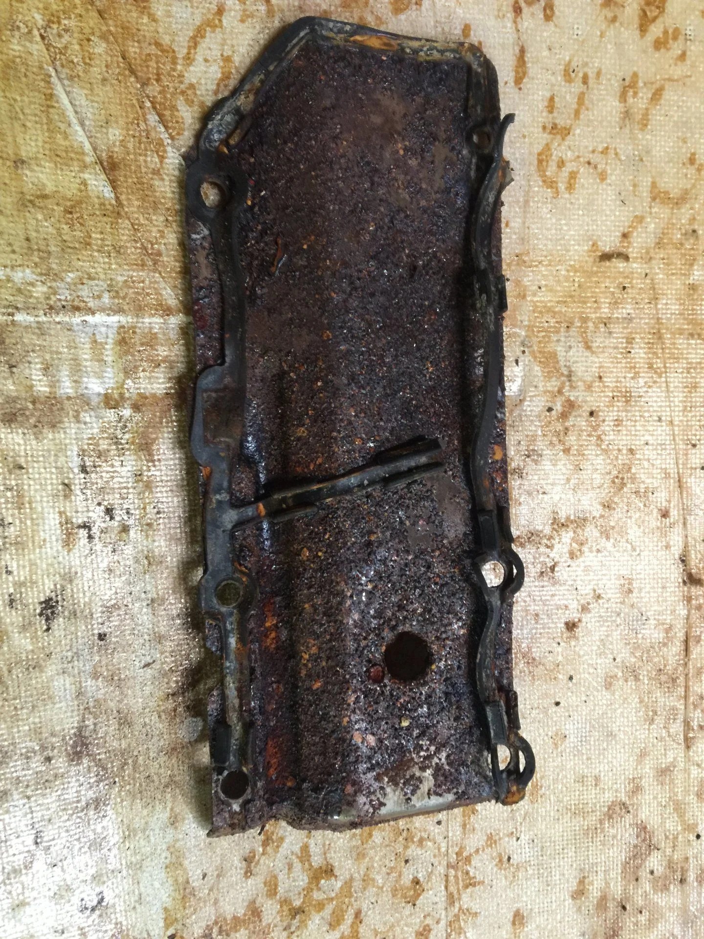Wanted 2F valve cover baffle plate and gasket IH8MUD Forum