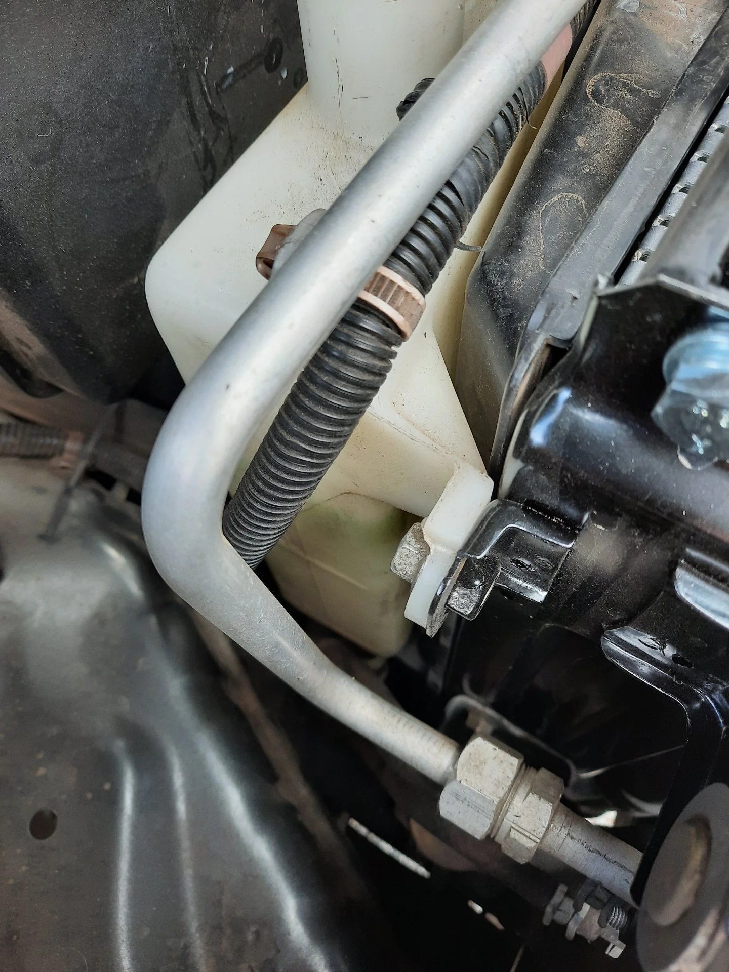 New Radiator not sucking coolant from expansion tank IH8MUD Forum