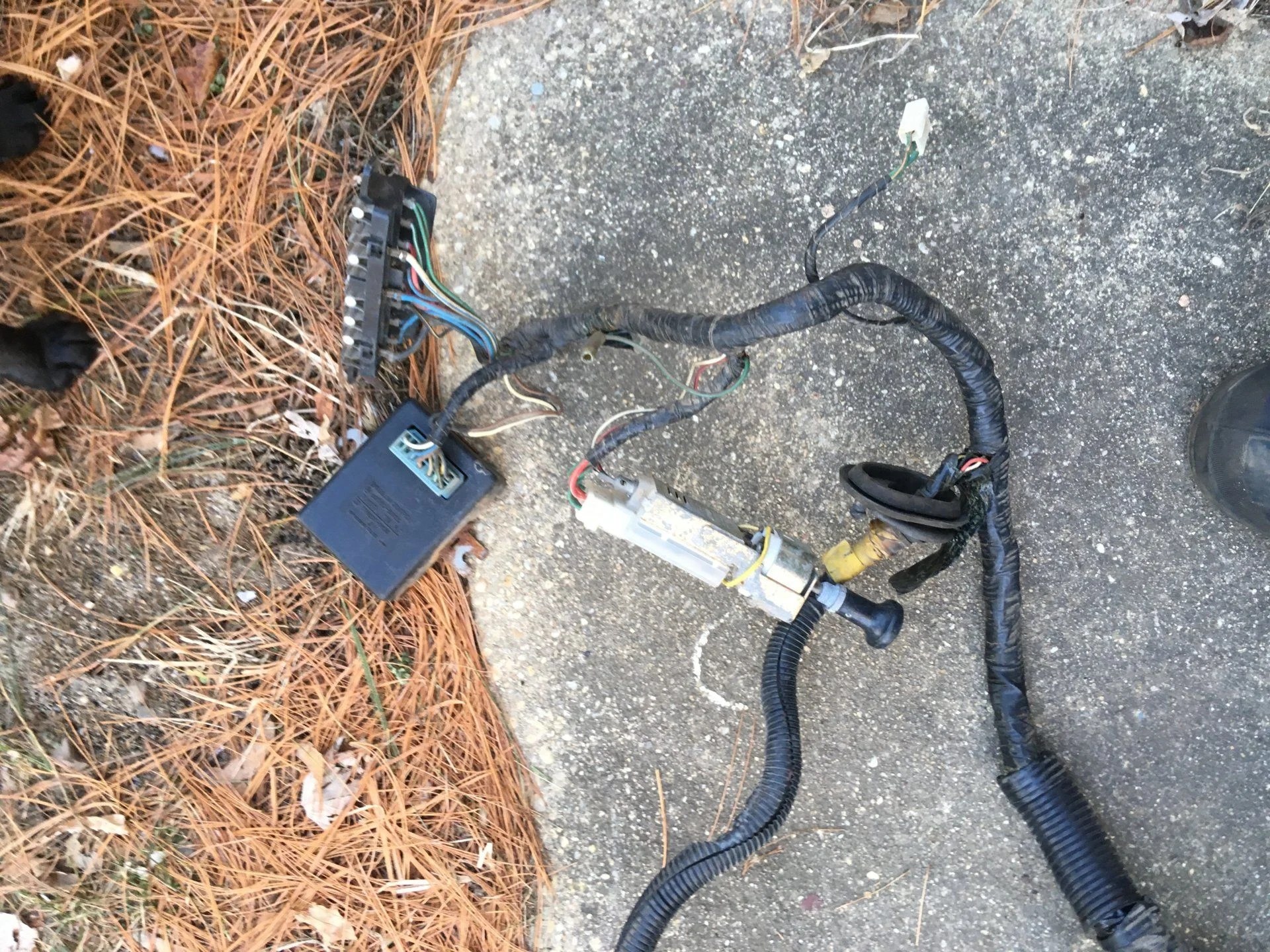 For Sale - 79 Factory Front Harness with fuse panel | IH8MUD Forum