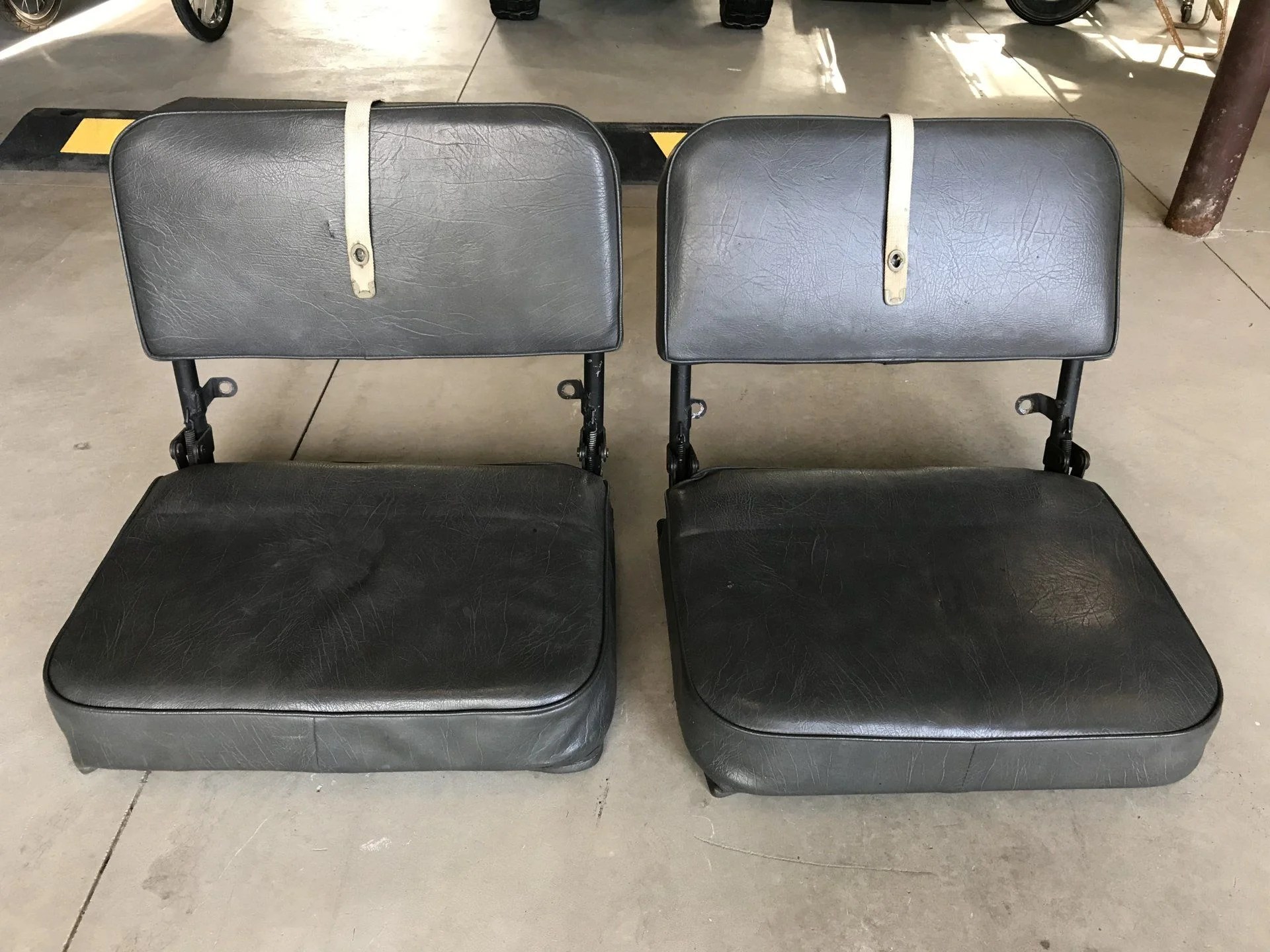 Jump seats 1976 fj40 IH8MUD Forum