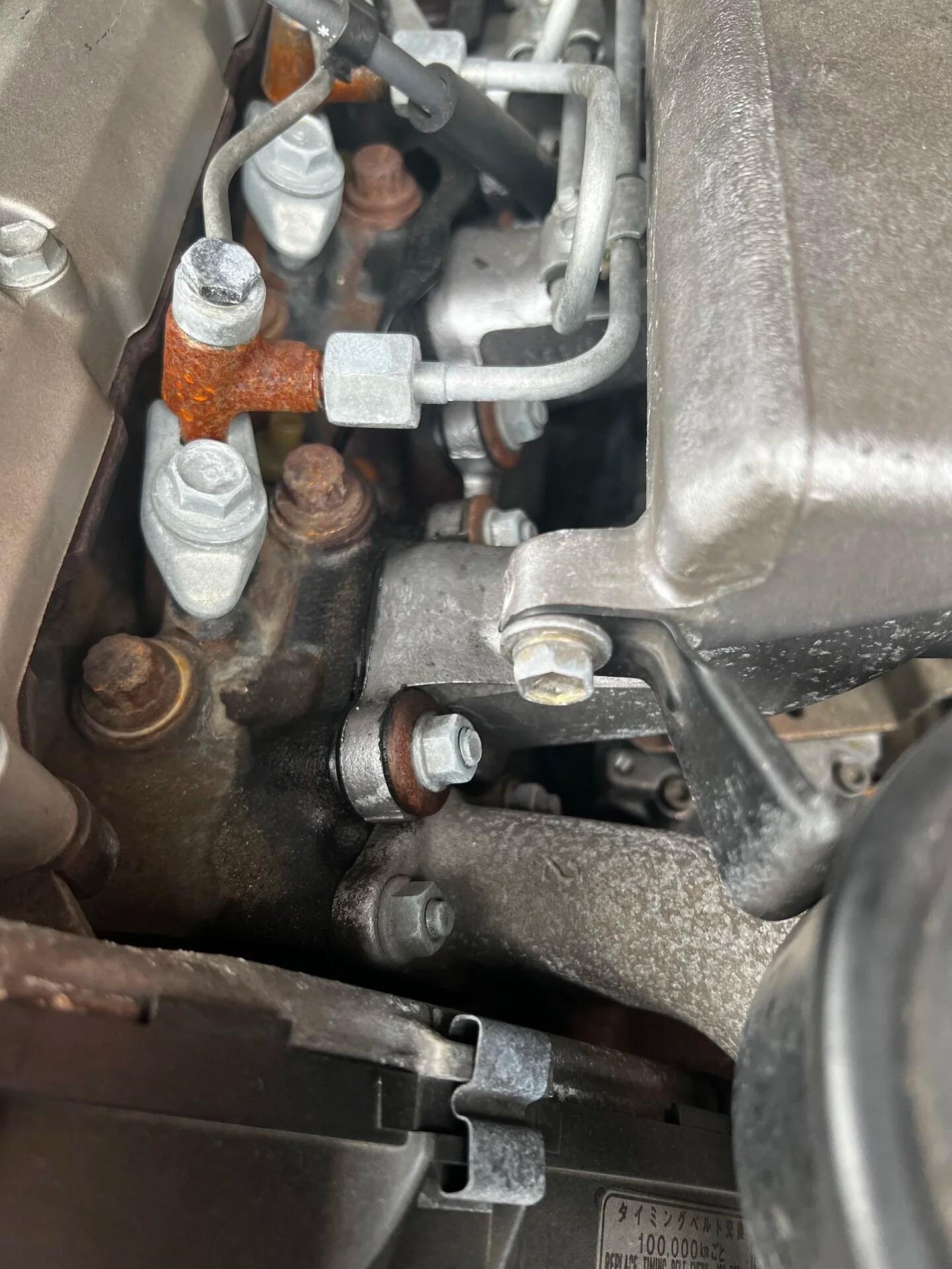 1HDT oil leak around Intake manifold gasket and intake IH8MUD Forum