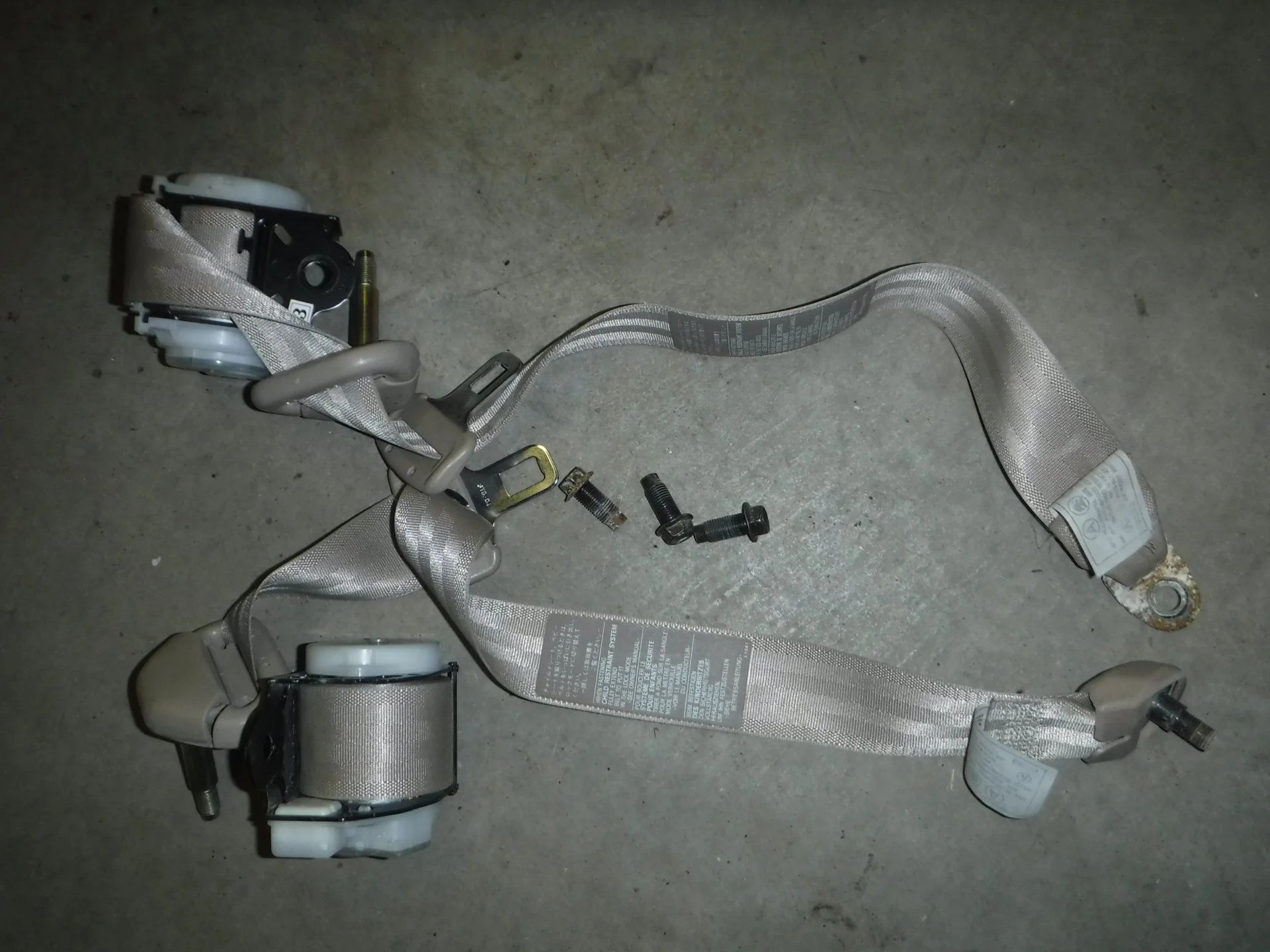 SOLD 2000 LC 100 3rd Row Seat belts IH8MUD Forum