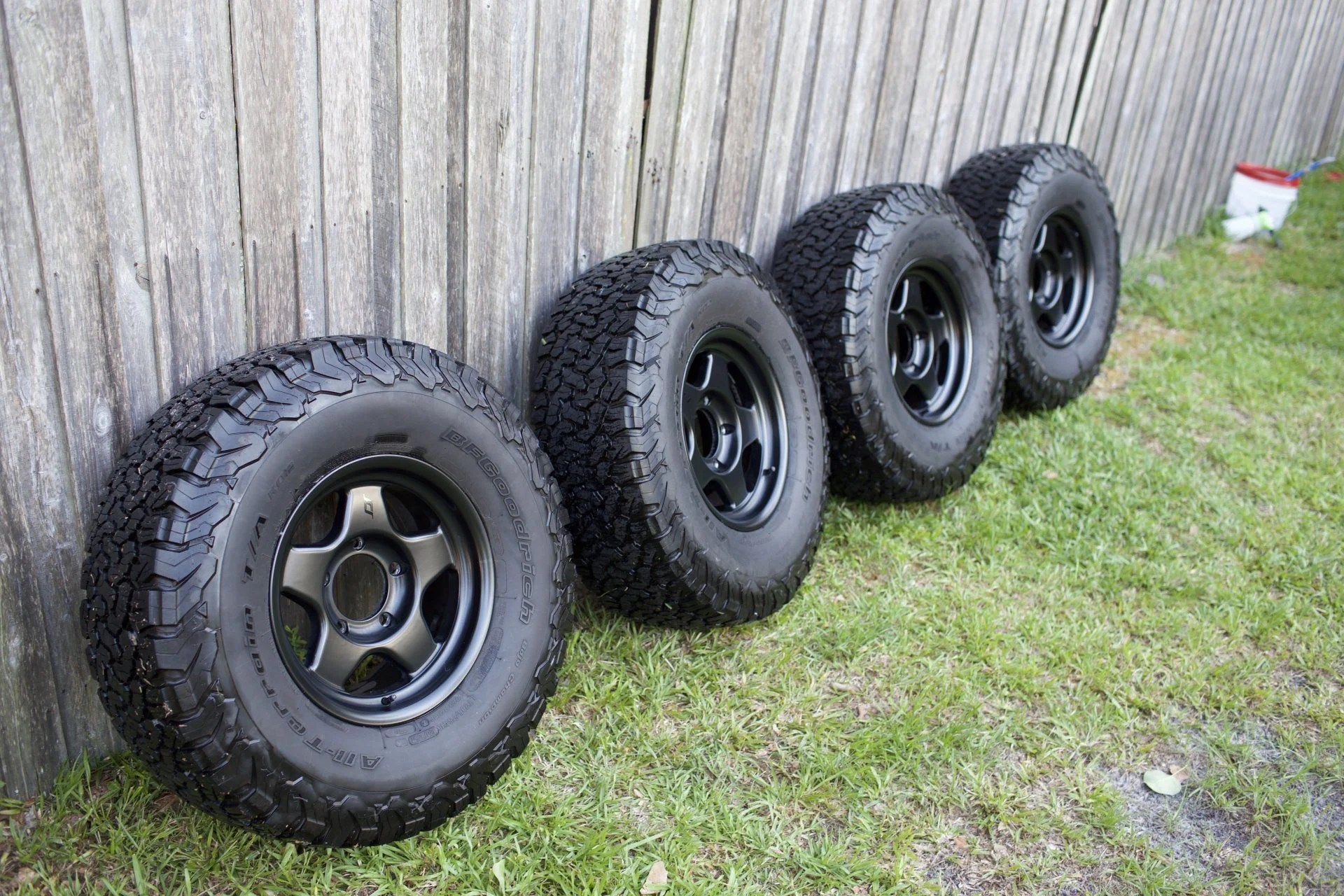 SOLD (4) SCS Matte Black F5 Wheels with 295/75/16 KO2 and Lugs