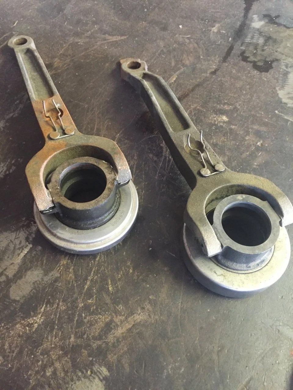 For Sale 2F 4 Speed Clutch Fork and ThrowOut Bearing IH8MUD Forum