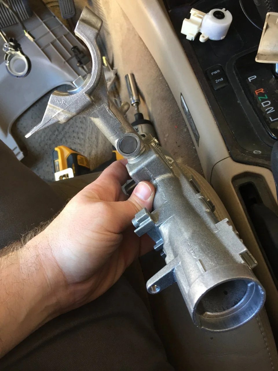 Real-time help ignition switch removal | IH8MUD Forum