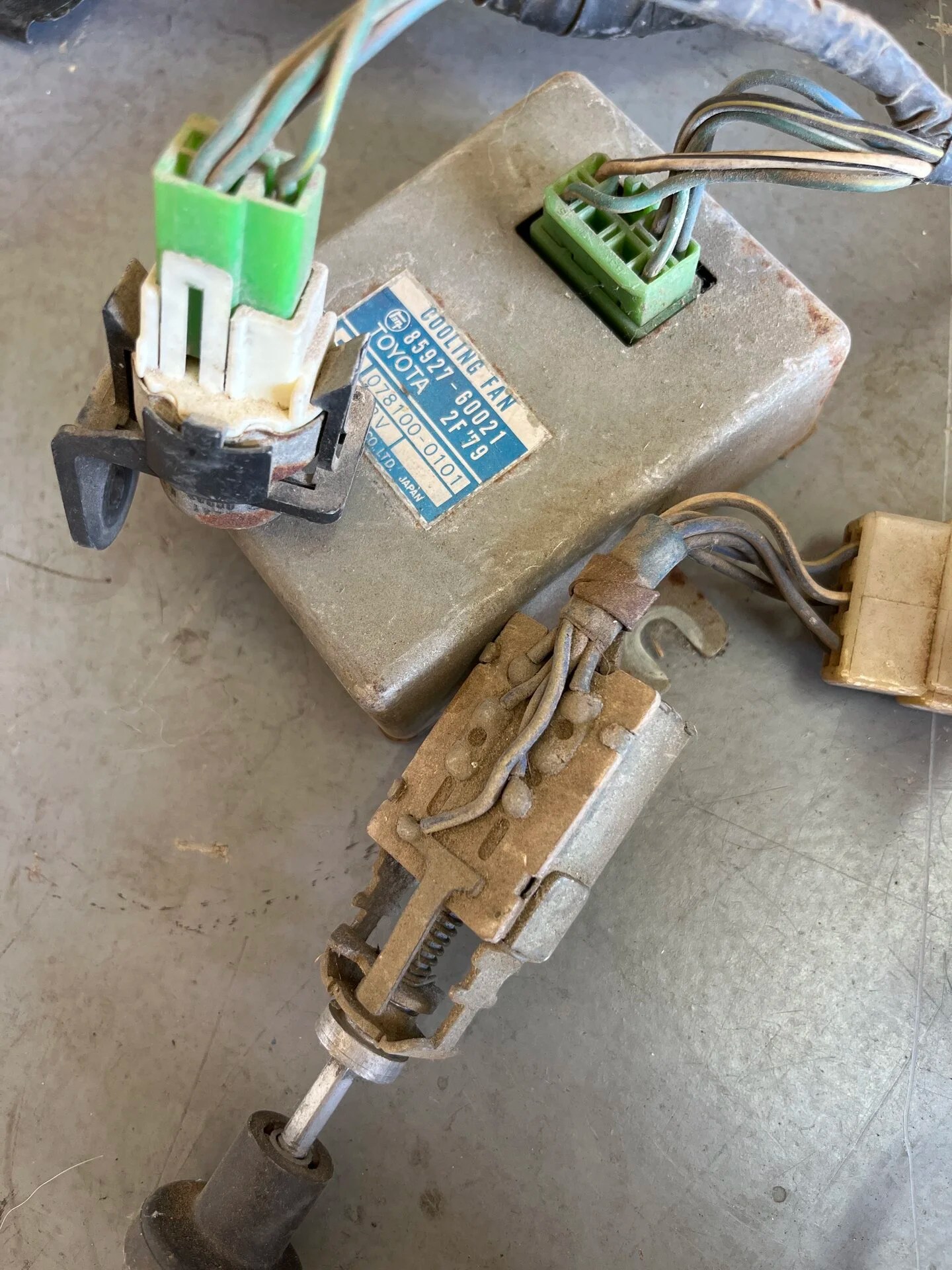 SOLD - FJ40 wire loom, ‘73? | IH8MUD Forum